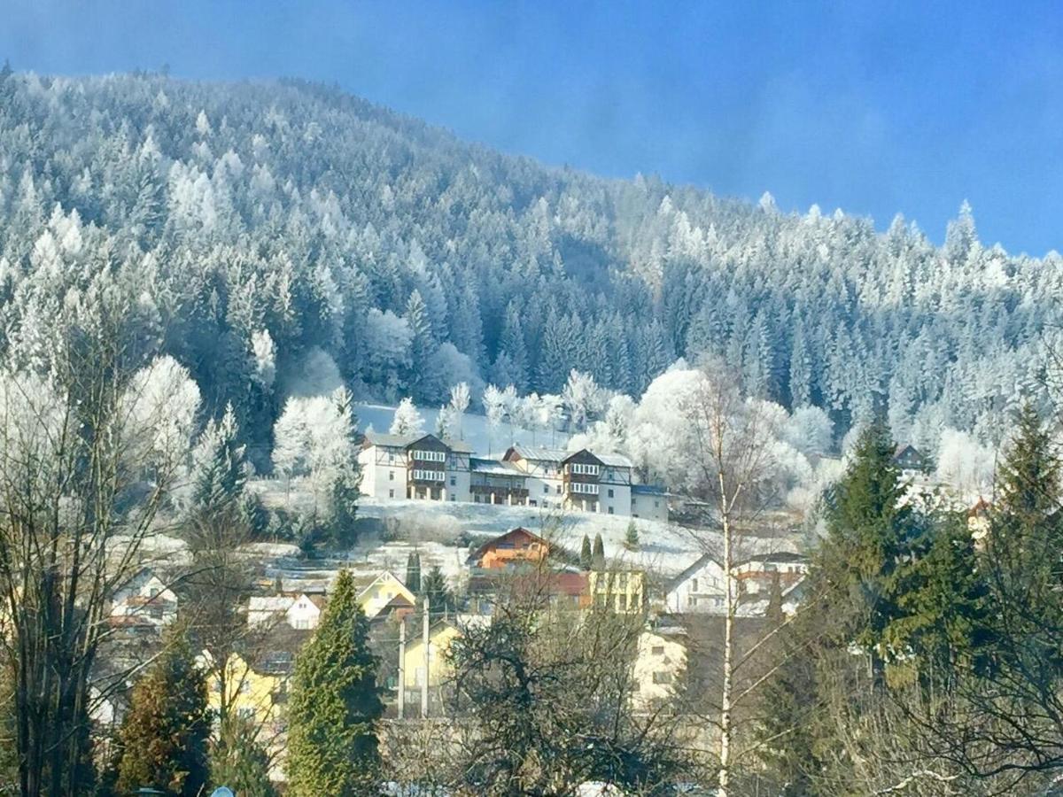 Lambach Villa เมือร์ซซุชลาก ภายนอก รูปภาพ